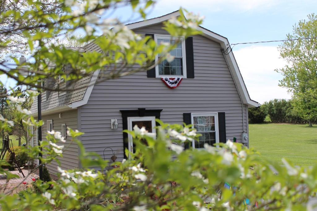 The Carriage House On Slope Hill Holiday home *